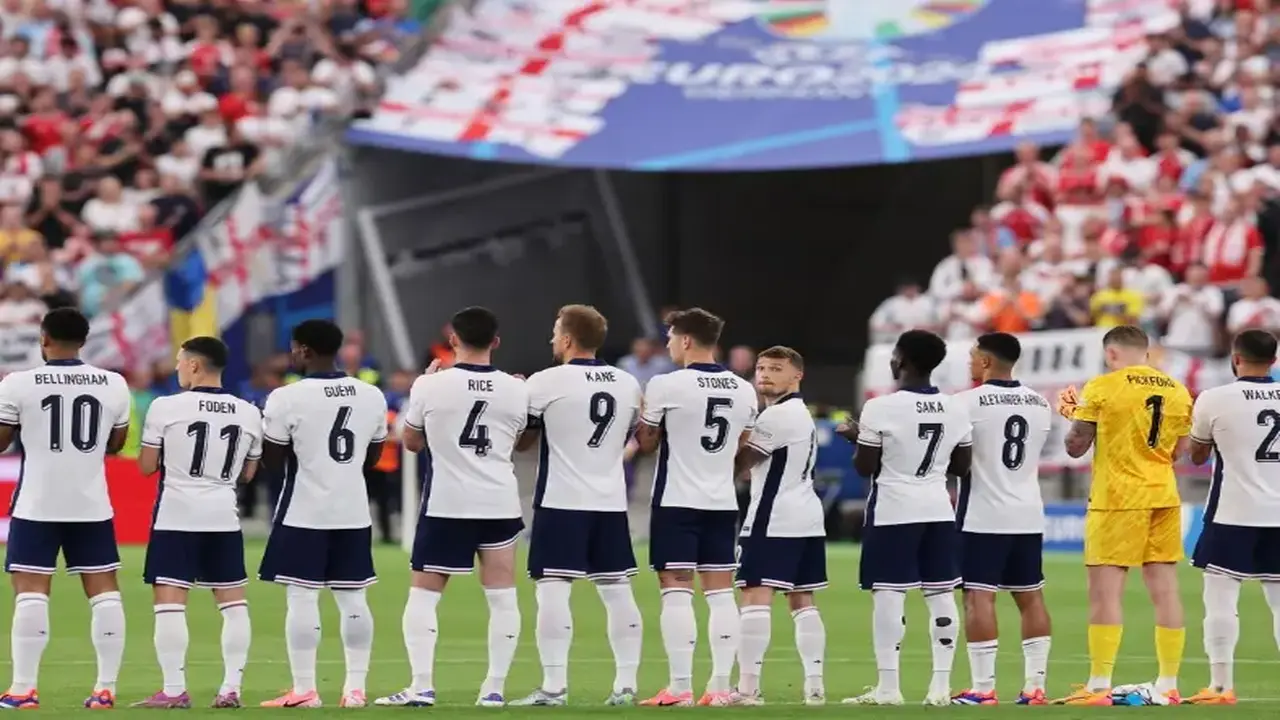 متى تنطلق مباراة إنجلترا وبنما في كأس العالم؟